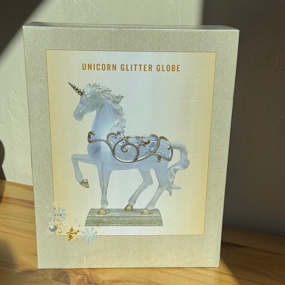 Cracker Barrel White and Gold Unicorn Glitter Globe